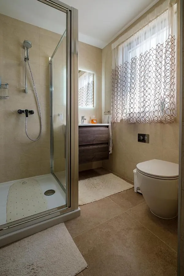 Modern 3 Bedroom Apartment In Luqa 0*,