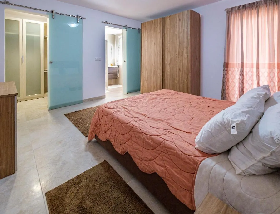 Modern 3 Bedroom Apartment In Luqa
