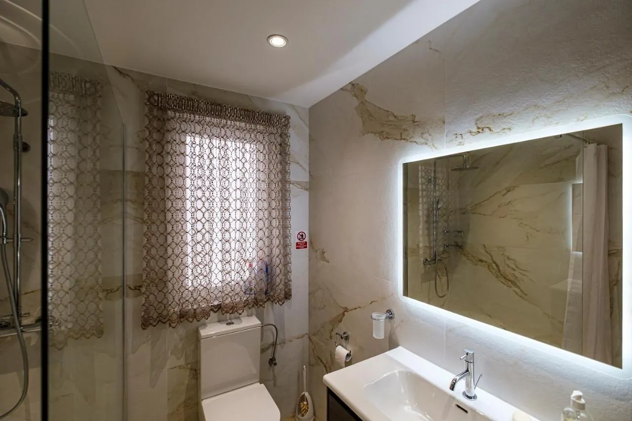 Modern 3 Bedroom Apartment In Luqa